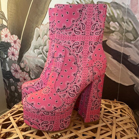 NWOT Pazzle pink paisley Bandanna print  Platform  Heel sky high boots size 7 - Picture 6 of 7